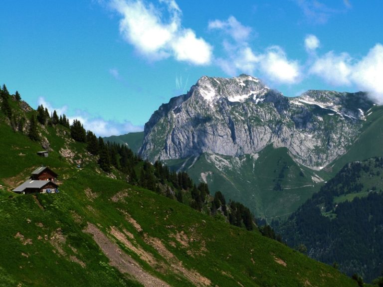 e refuge de Trébentaz et la Face Sud des Cornettes de Bise