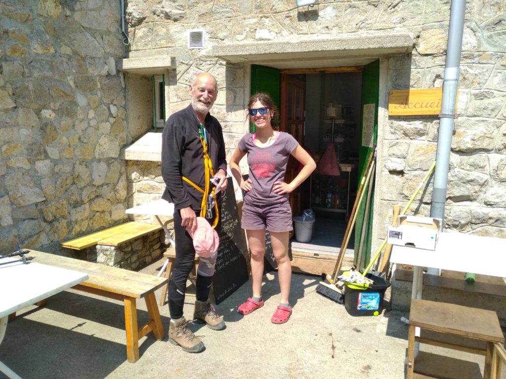 Jean-Marie et Joana au refuge de la Dent d'Oche