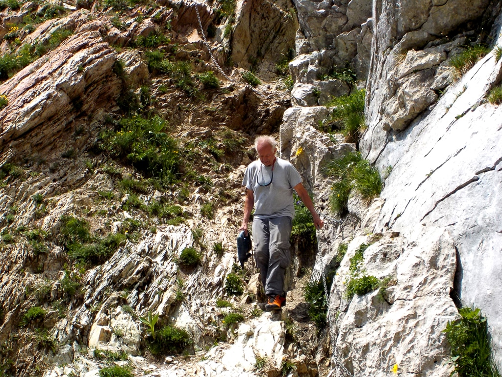 Remplacement des chaînes vers le col de Planchamp